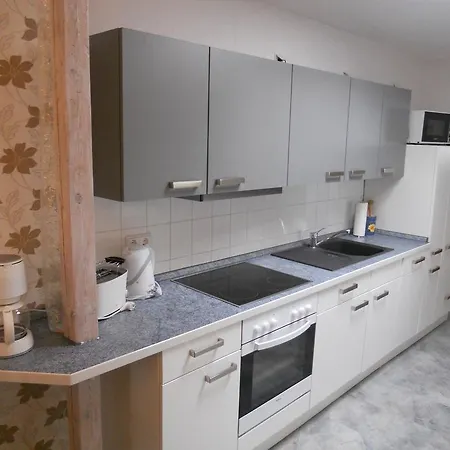 Ferienwohnung-85-qm-in-hafennaehe 萨斯尼茨