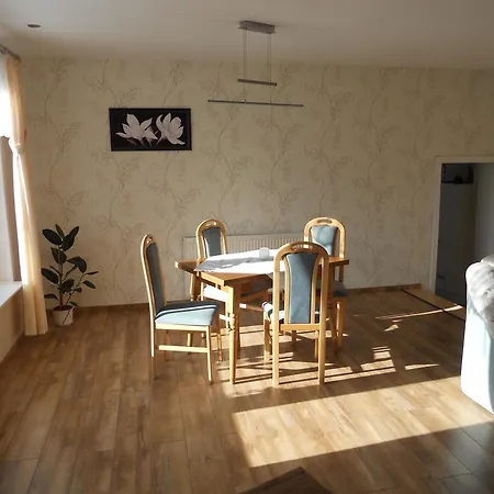 Ferienwohnung-85-qm-in-hafennaehe 萨斯尼茨